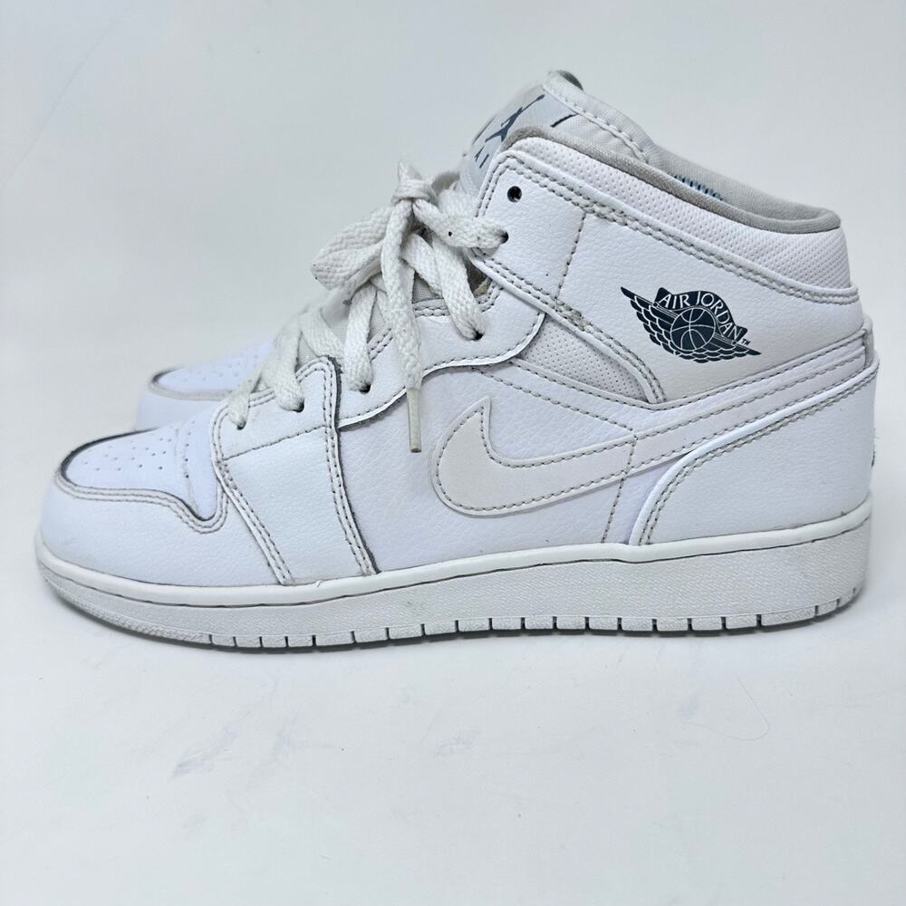 Nike Air Jordan 1 Mid 'White Cool Grey' Sneaker 554725 102 - 6.5 Y- 8 W Shoe